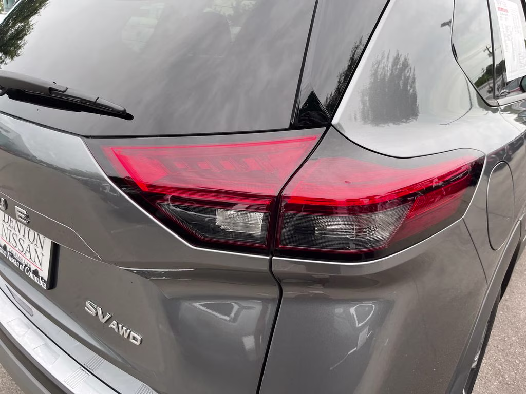2021 Gun Metallic Nissan Rogue SV AWD SUV