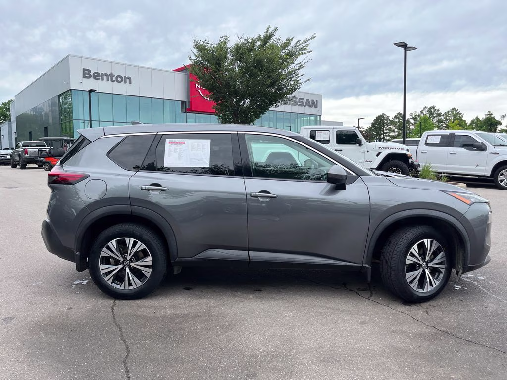 2021 Gun Metallic Nissan Rogue SV AWD SUV
