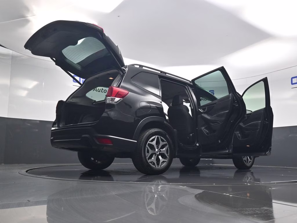 2023 Crystal Black Silica Subaru Forester Premium AWD SUV