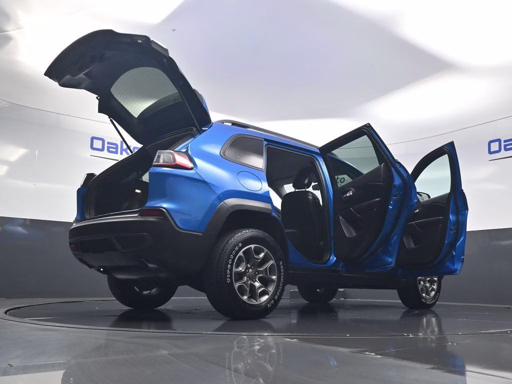 2021 Hydro Blue Pearlcoat Jeep Cherokee Trailhawk 4X4 SUV