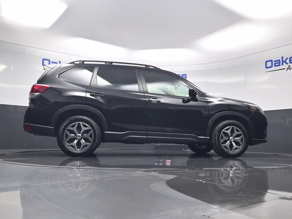 2023 Crystal Black Silica Subaru Forester Premium AWD SUV