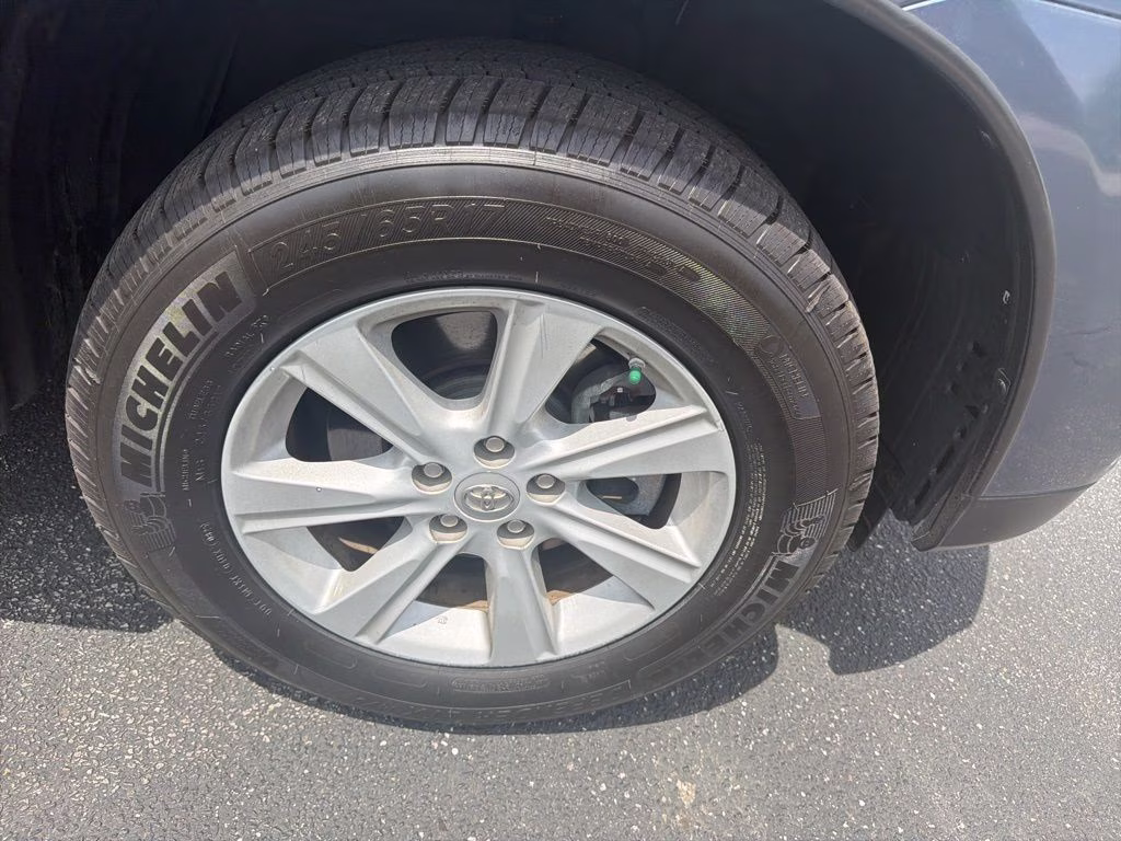 2013 Shoreline Blue Metallic Toyota Highlander SE 4X4 SUV