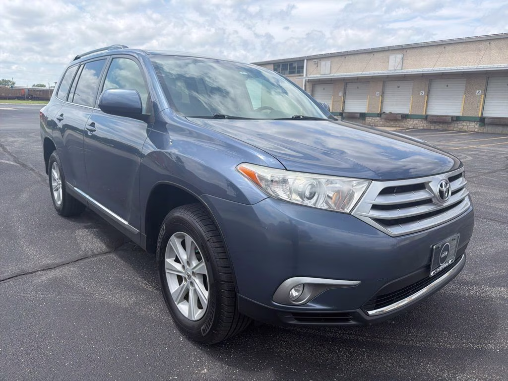 2013 Shoreline Blue Metallic Toyota Highlander SE 4X4 SUV