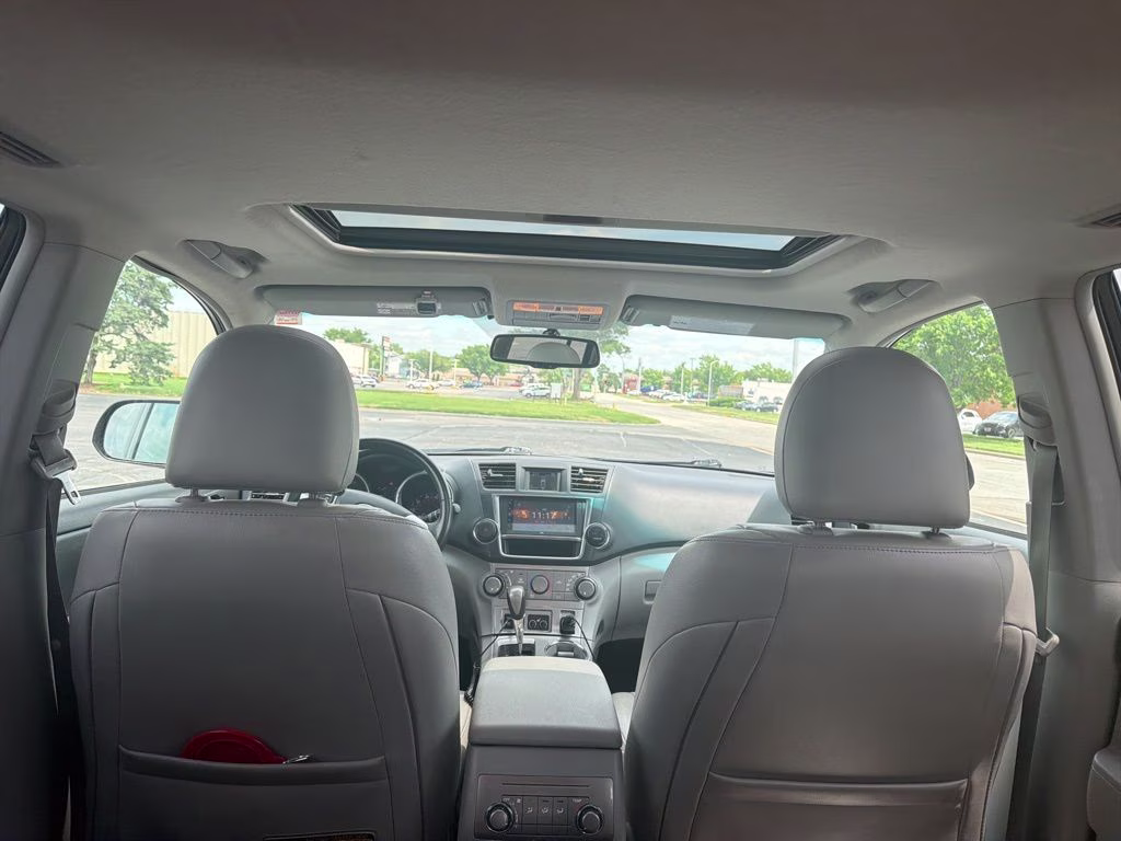 2013 Shoreline Blue Metallic Toyota Highlander SE 4X4 SUV