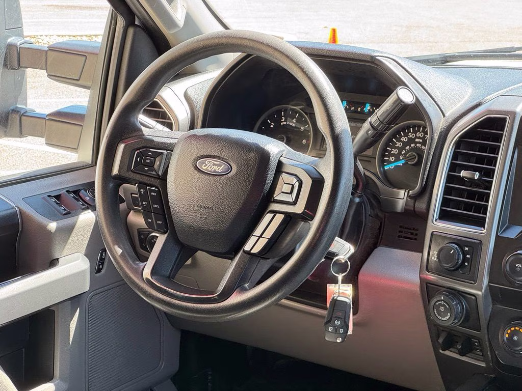 2019 White Ford F-150 XLT 4X4 Truck