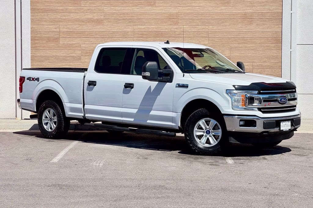2019 White Ford F-150 XLT 4X4 Truck
