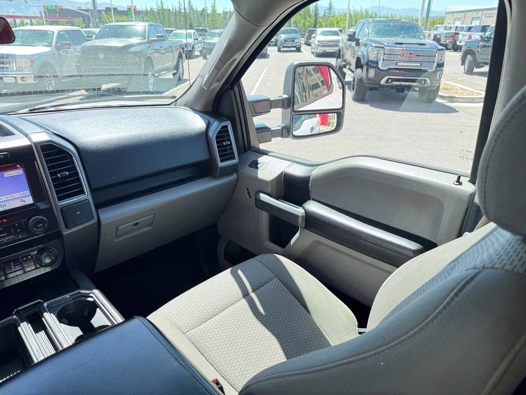 2019 White Ford F-150 XLT 4X4 Truck