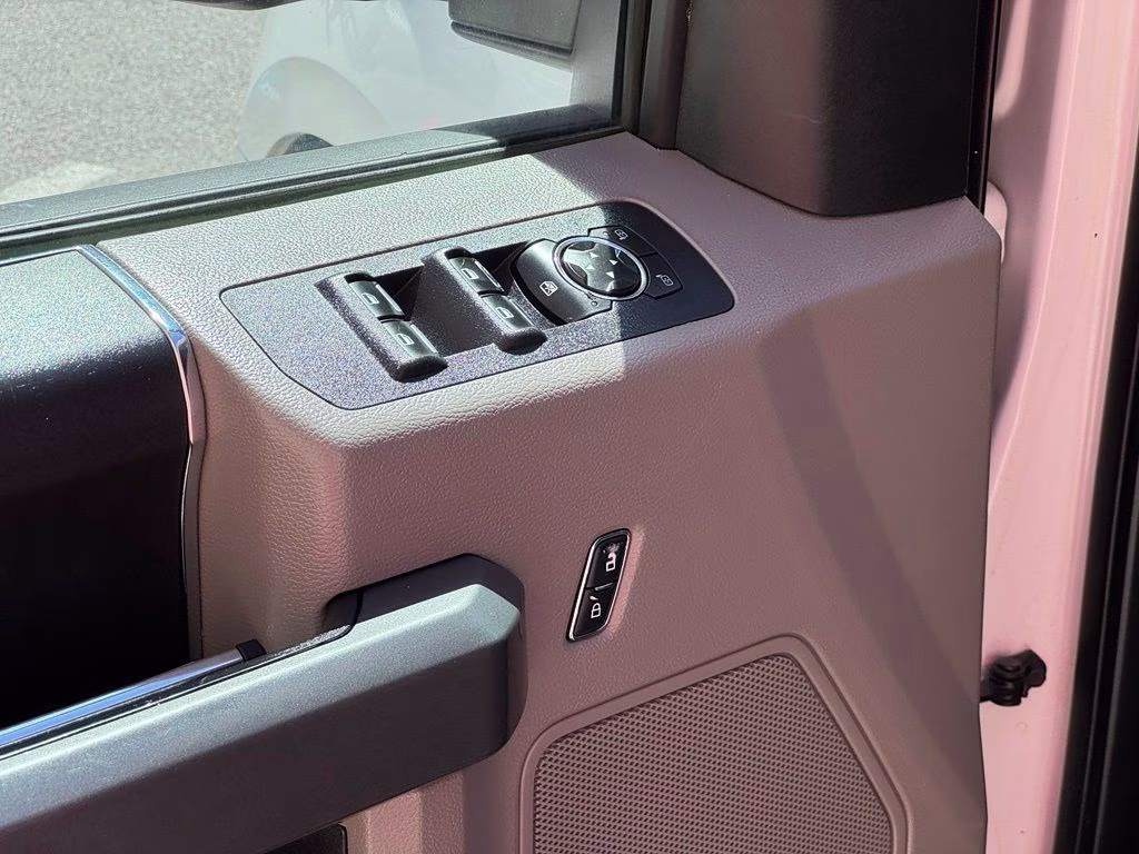 2019 White Ford F-150 XLT 4X4 Truck