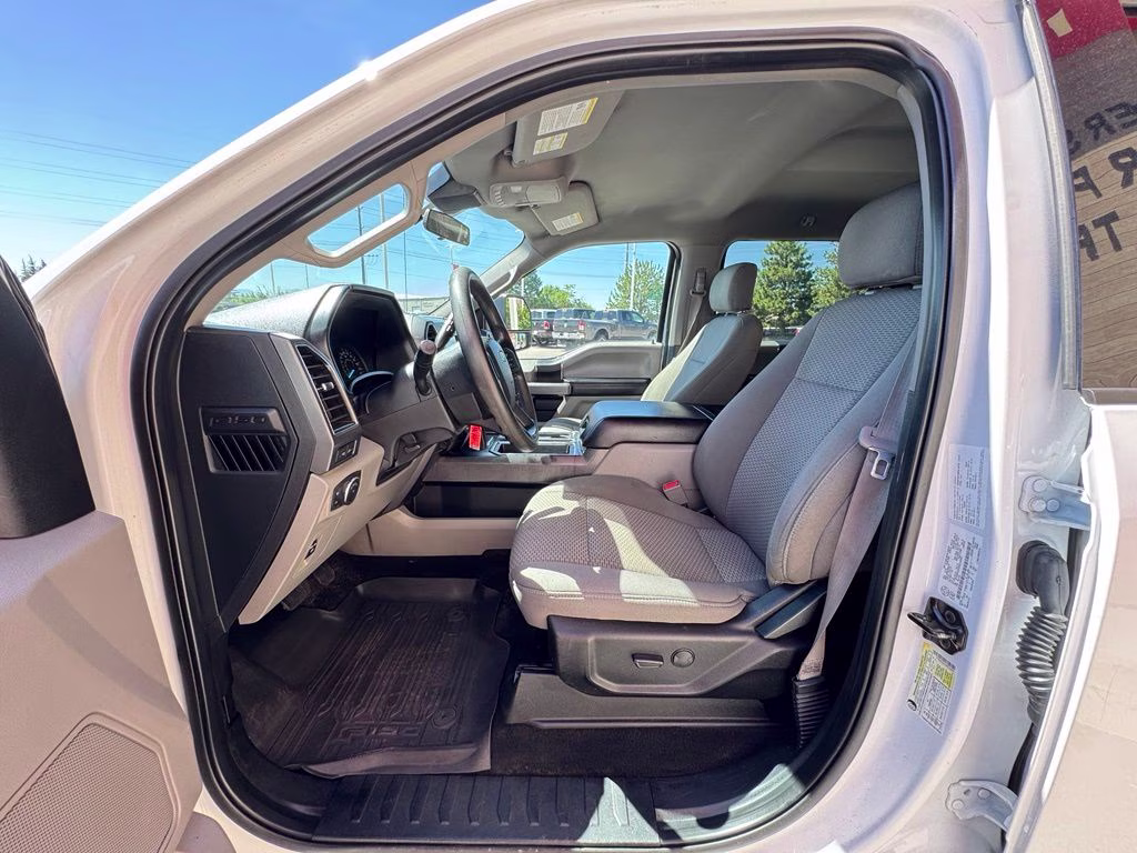 2019 White Ford F-150 XLT 4X4 Truck