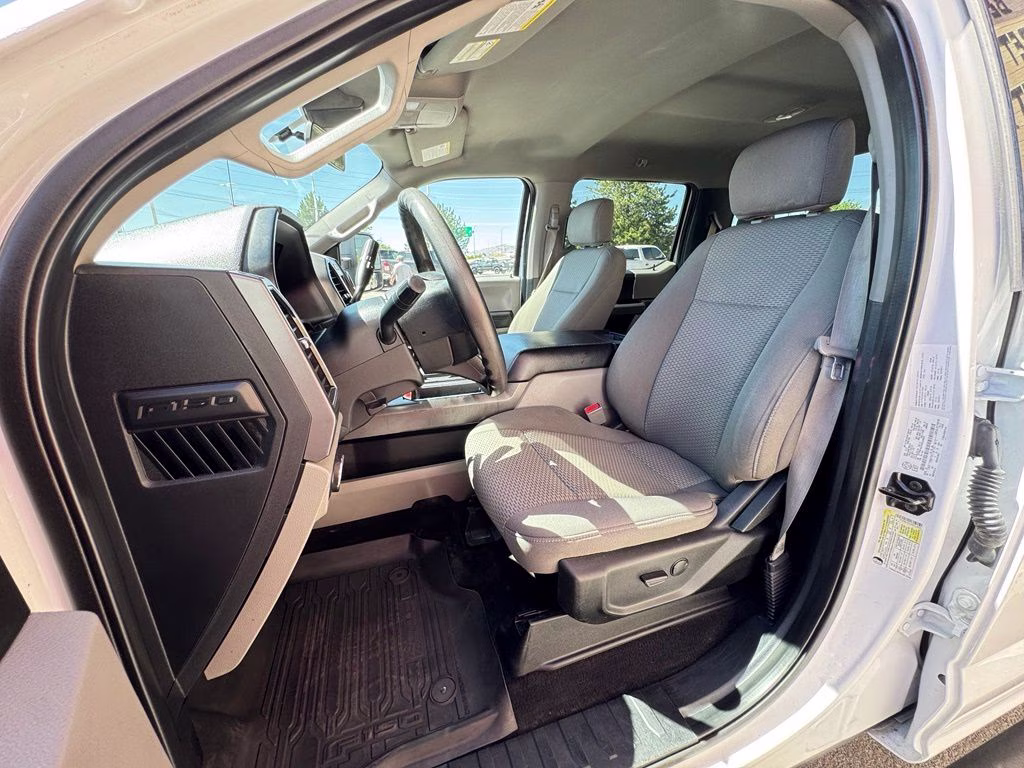 2019 White Ford F-150 XLT 4X4 Truck