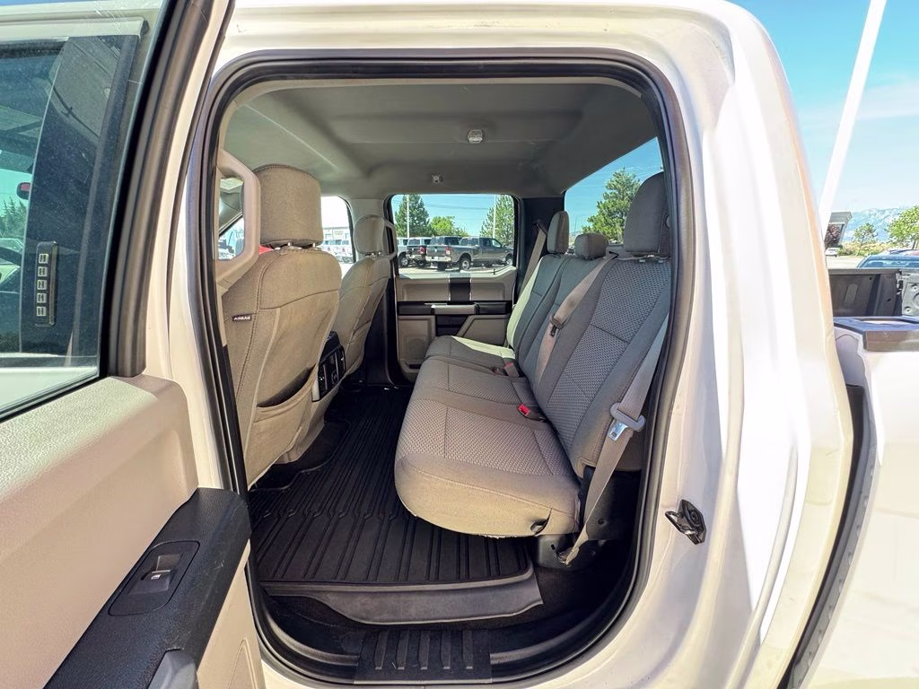 2019 White Ford F-150 XLT 4X4 Truck