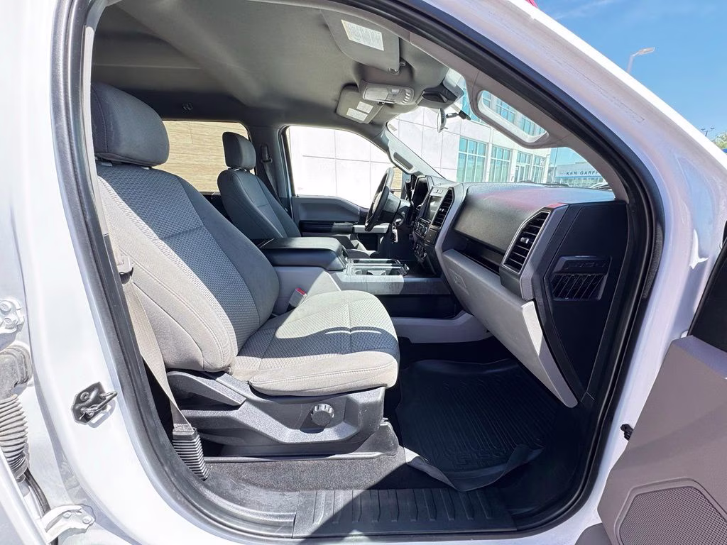 2019 White Ford F-150 XLT 4X4 Truck