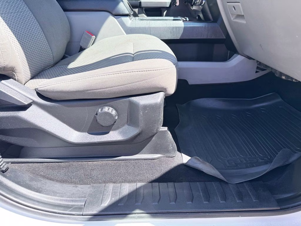 2019 White Ford F-150 XLT 4X4 Truck