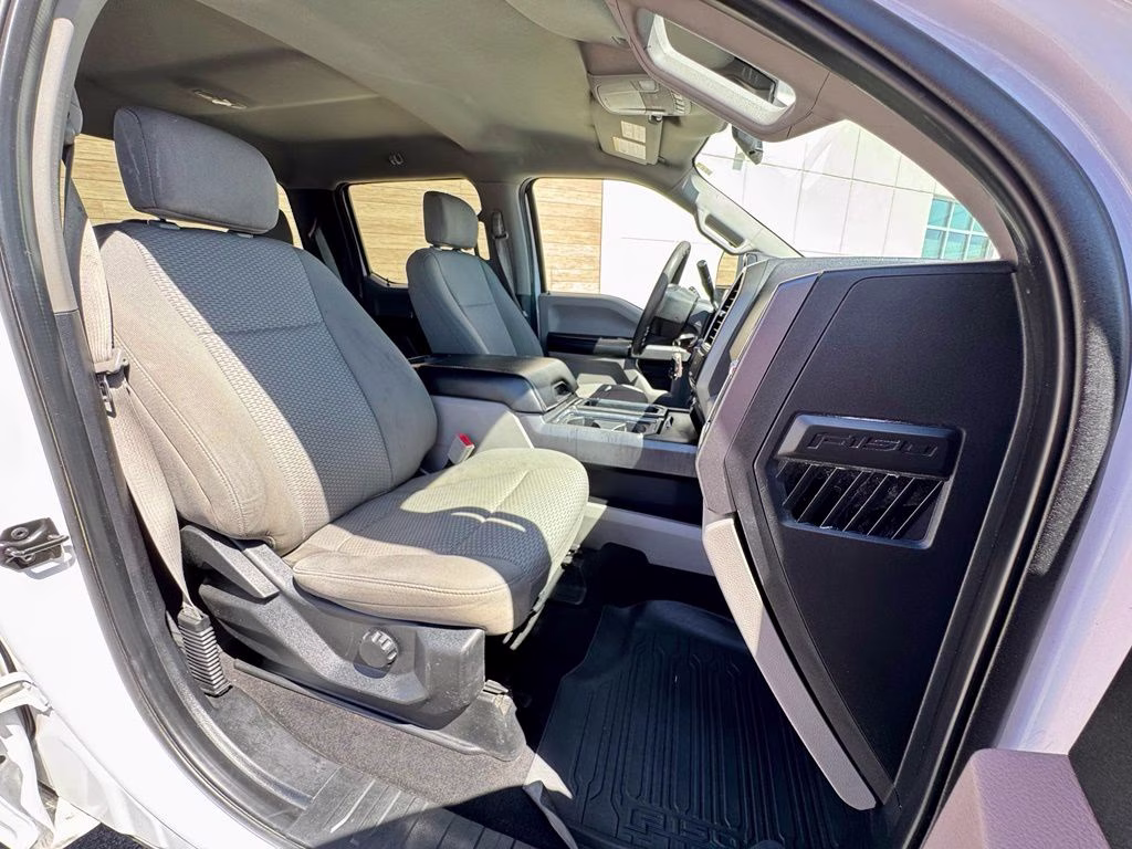 2019 White Ford F-150 XLT 4X4 Truck