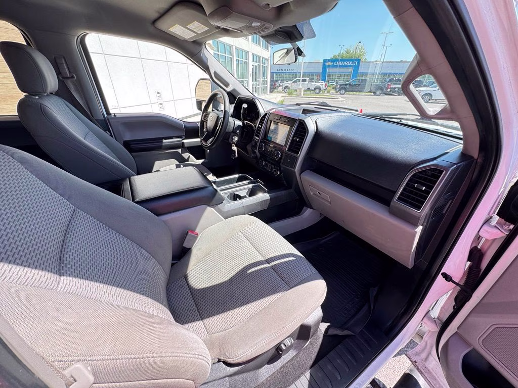 2019 White Ford F-150 XLT 4X4 Truck