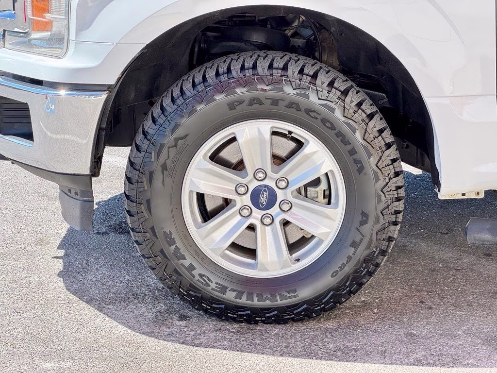 2019 White Ford F-150 XLT 4X4 Truck