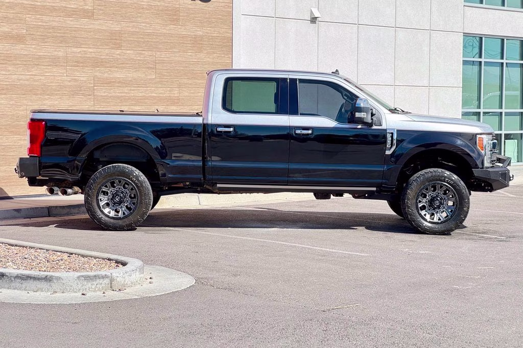2019 Black Metallic Ford Super Duty F-350 SRW King Ranch 4X4 Truck