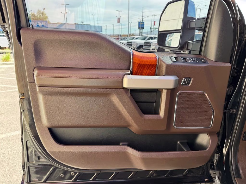 2019 Black Metallic Ford Super Duty F-350 SRW King Ranch 4X4 Truck