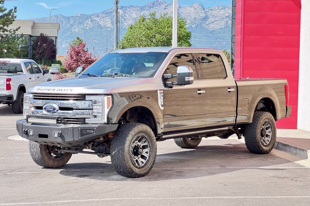 2019 Black Metallic Ford Super Duty F-350 SRW King Ranch 4X4 Truck