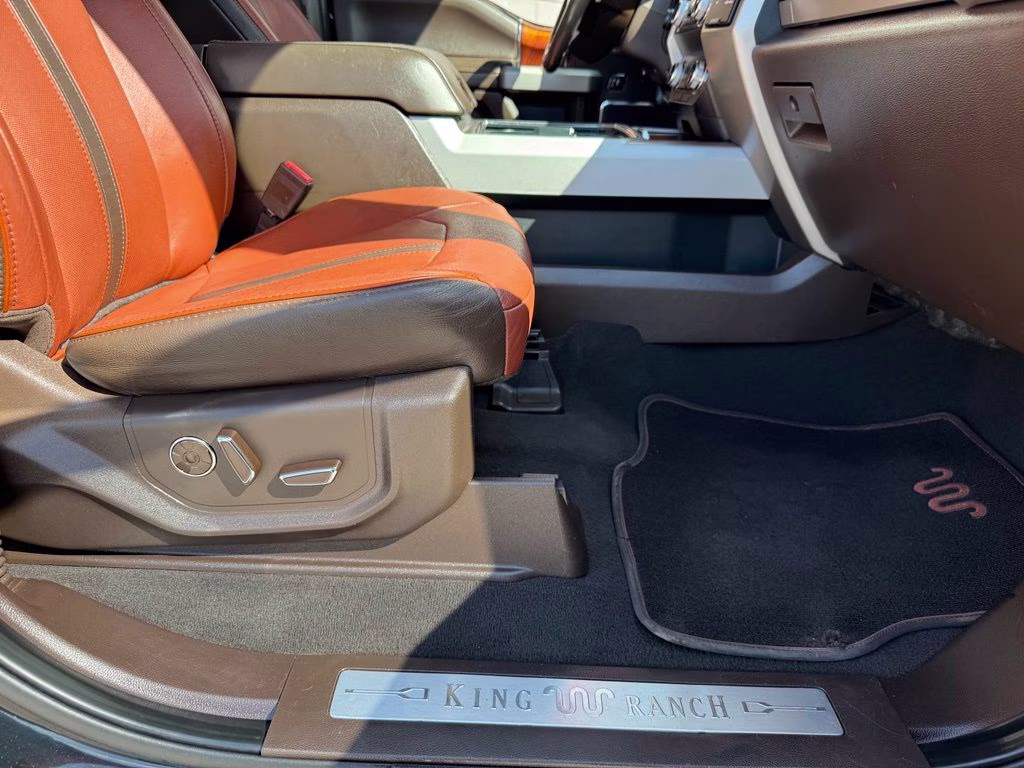 2019 Black Metallic Ford Super Duty F-350 SRW King Ranch 4X4 Truck