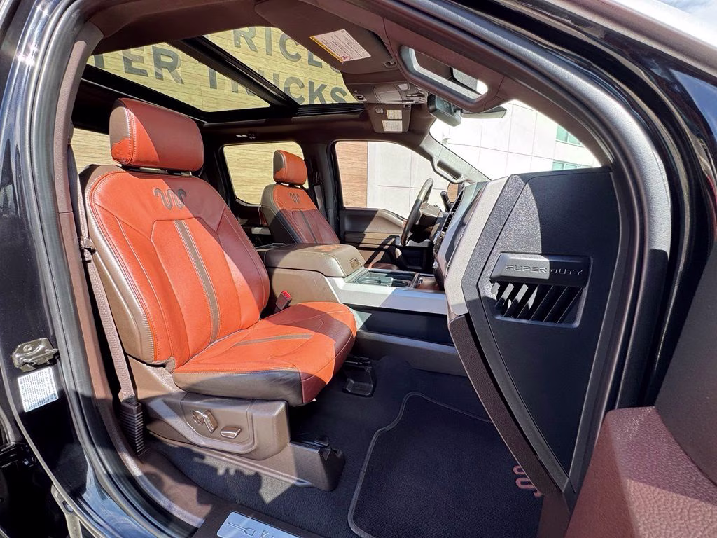 2019 Black Metallic Ford Super Duty F-350 SRW King Ranch 4X4 Truck