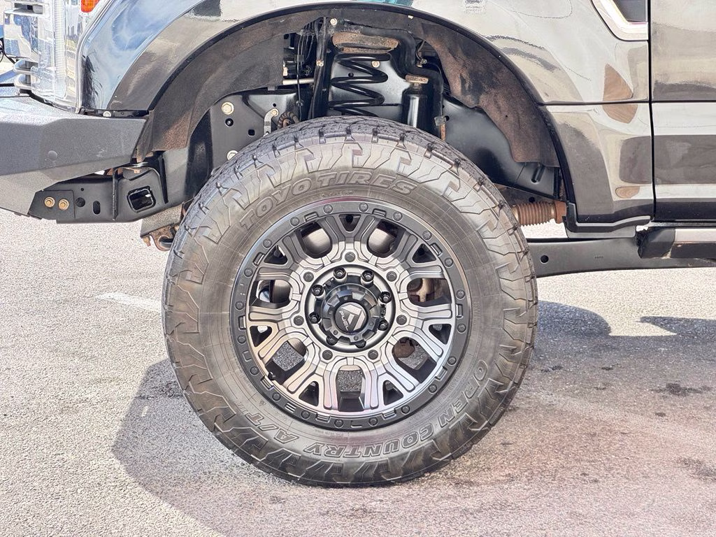 2019 Black Metallic Ford Super Duty F-350 SRW King Ranch 4X4 Truck
