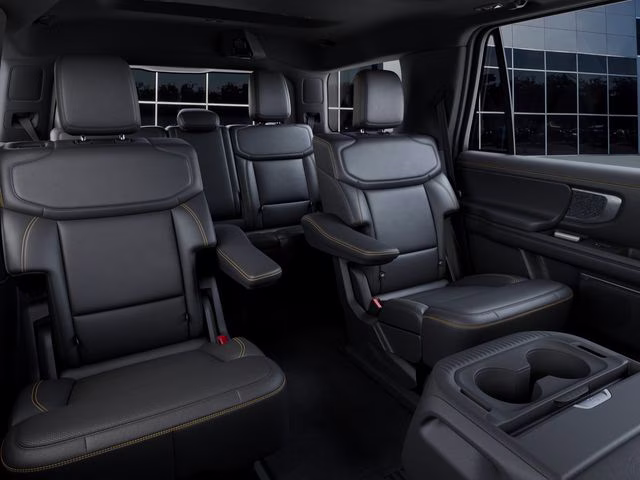 2027 Star White Metallic Tri-Coat Ford Expedition Tremor 4X4 SUV