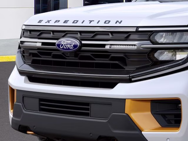 2027 Star White Metallic Tri-Coat Ford Expedition Tremor 4X4 SUV