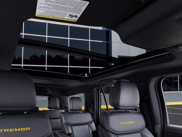 2027 Star White Metallic Tri-Coat Ford Expedition Tremor 4X4 SUV