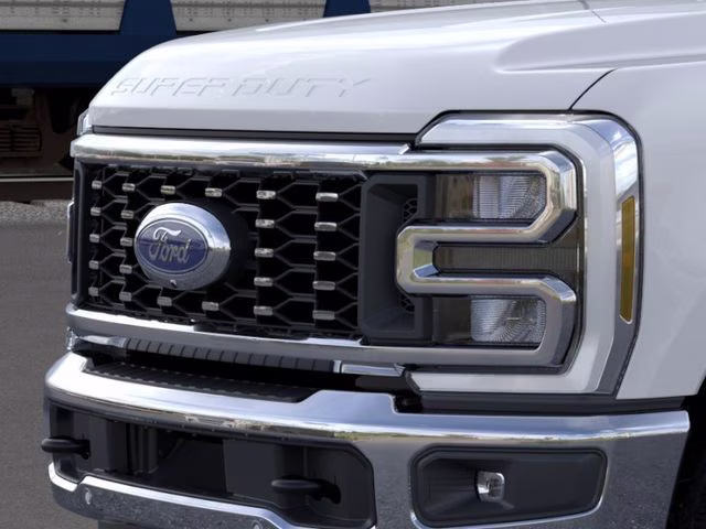 2026 Oxford White Ford Super Duty F-350 DRW Lariat DRW 4X4 Truck