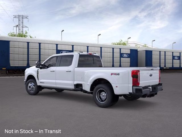 2026 Oxford White Ford Super Duty F-350 DRW Lariat DRW 4X4 Truck