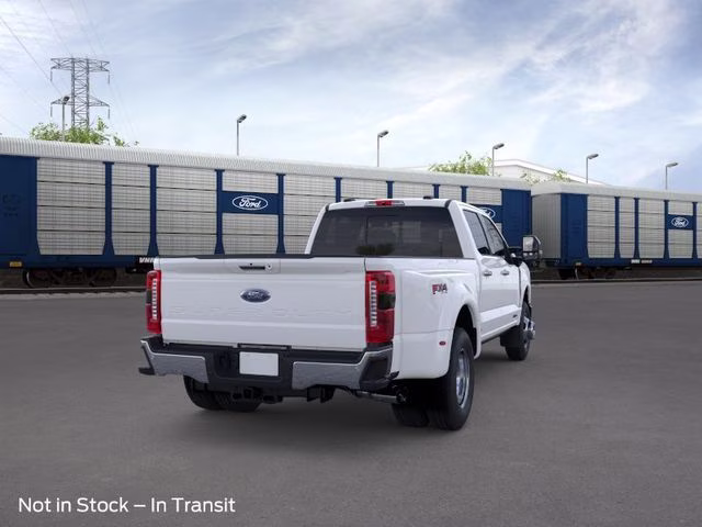 2026 Oxford White Ford Super Duty F-350 DRW Lariat DRW 4X4 Truck