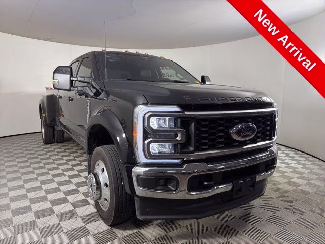 2026 Black Metallic Ford Super Duty F-450 DRW Lariat DRW 4X4 Truck