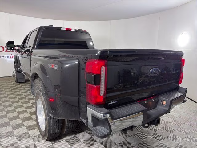 2026 Black Metallic Ford Super Duty F-450 DRW Lariat DRW 4X4 Truck