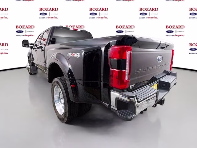 2026 Black Metallic Ford Super Duty F-450 DRW Lariat DRW 4X4 Truck