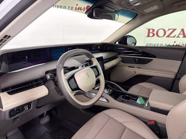 2024 White Platinum Clearcoat Metallic Lincoln Nautilus Premiere AWD SUV