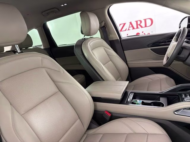 2024 White Platinum Clearcoat Metallic Lincoln Nautilus Premiere AWD SUV