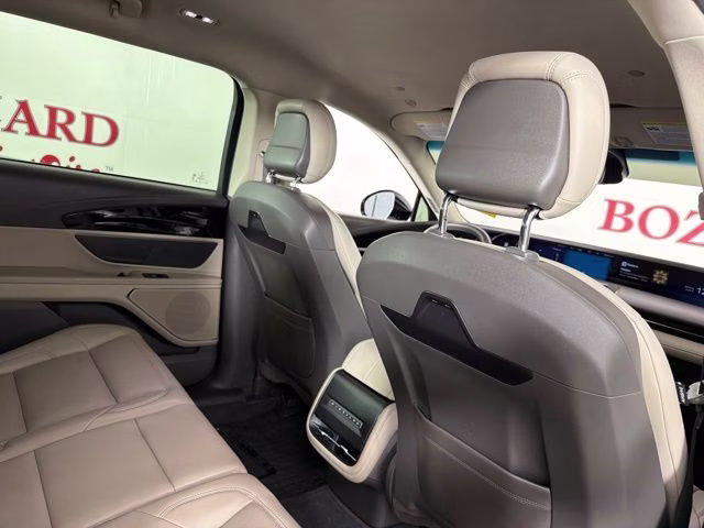 2024 White Platinum Clearcoat Metallic Lincoln Nautilus Premiere AWD SUV