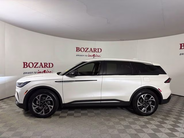 2024 White Platinum Clearcoat Metallic Lincoln Nautilus Premiere AWD SUV