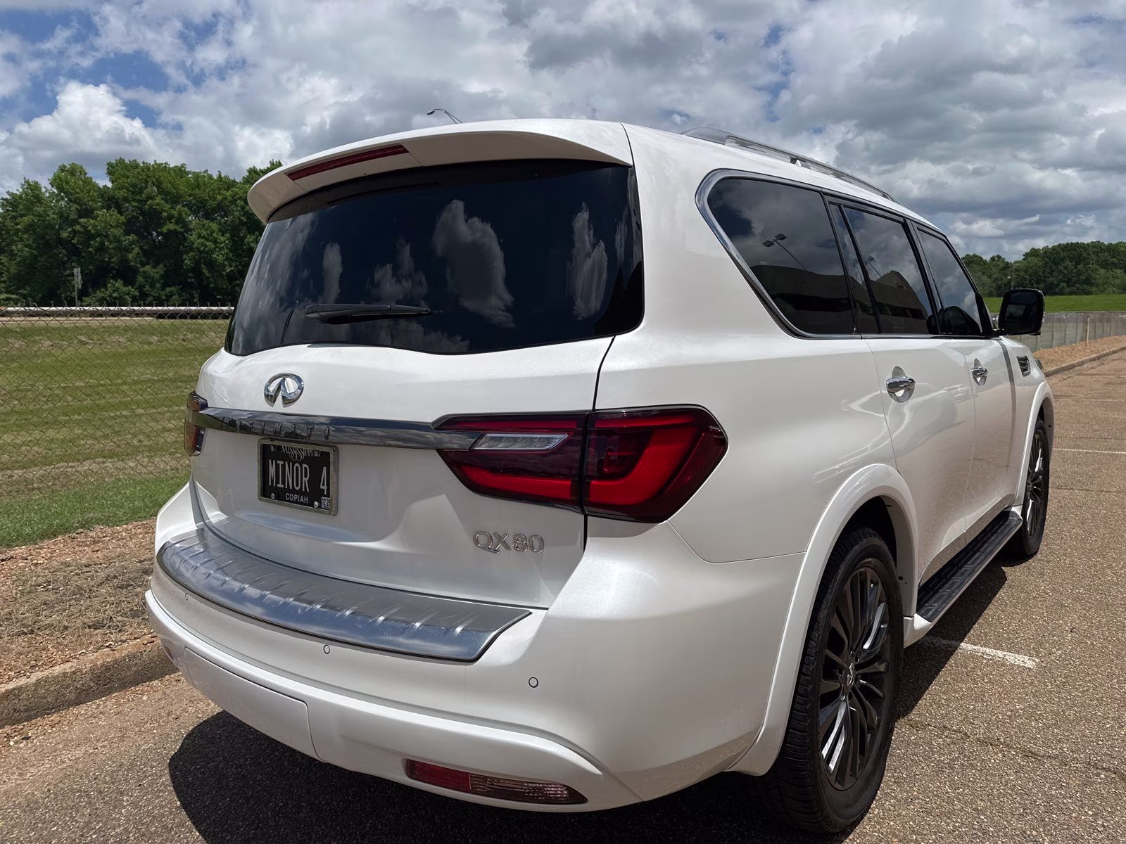 2023 Moonstone White INFINITI QX80 Premium Select RWD SUV