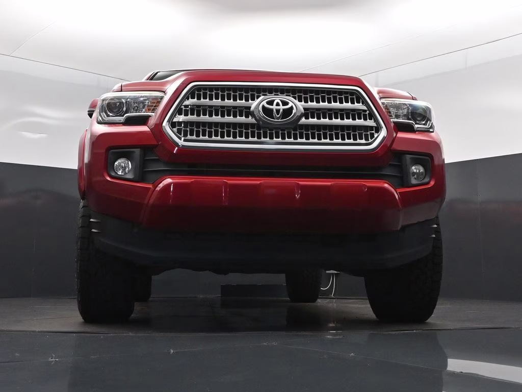 2017 Barcelona Red Metallic Toyota Tacoma TRD Sport 4X4 Truck