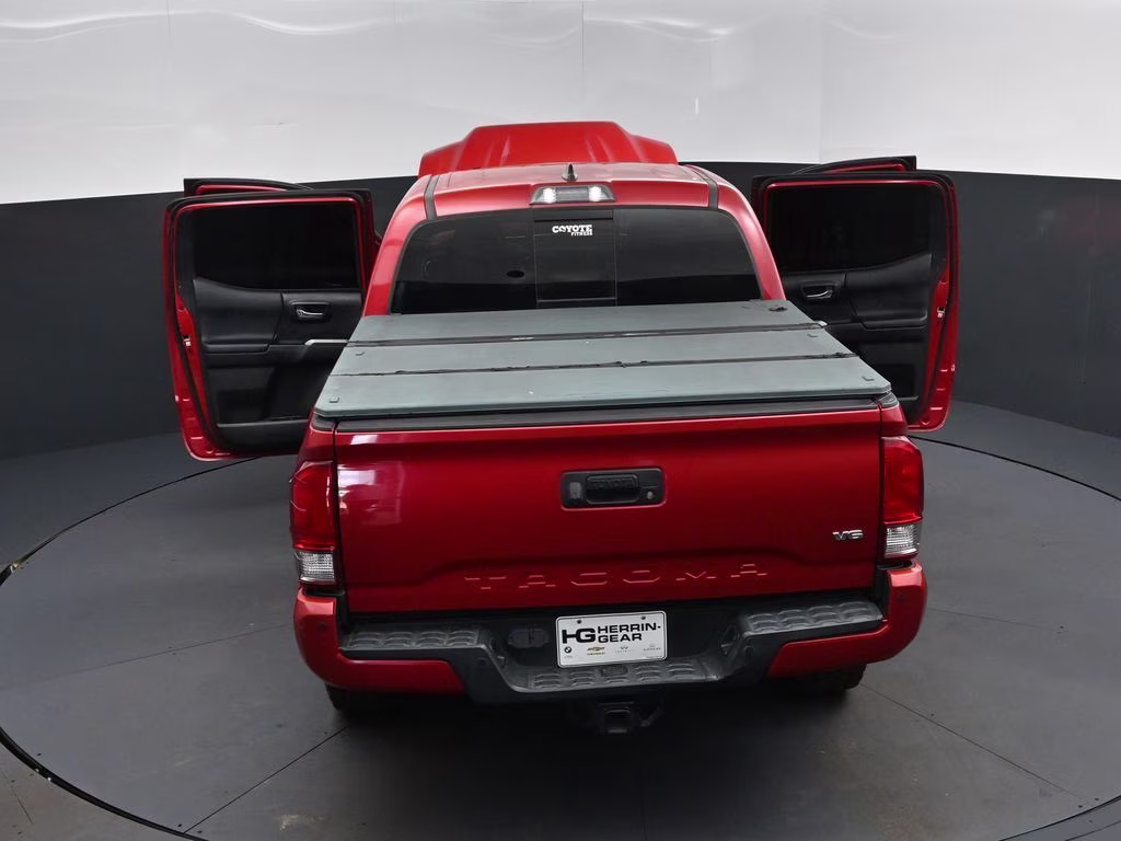 2017 Barcelona Red Metallic Toyota Tacoma TRD Sport 4X4 Truck