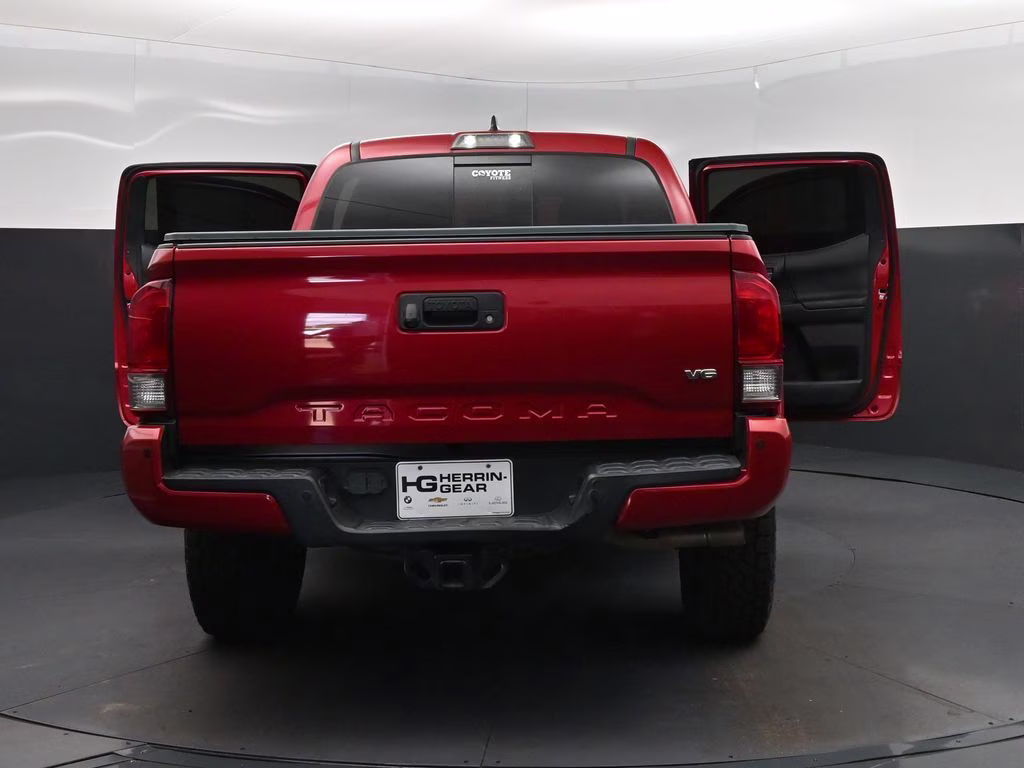 2017 Barcelona Red Metallic Toyota Tacoma TRD Sport 4X4 Truck
