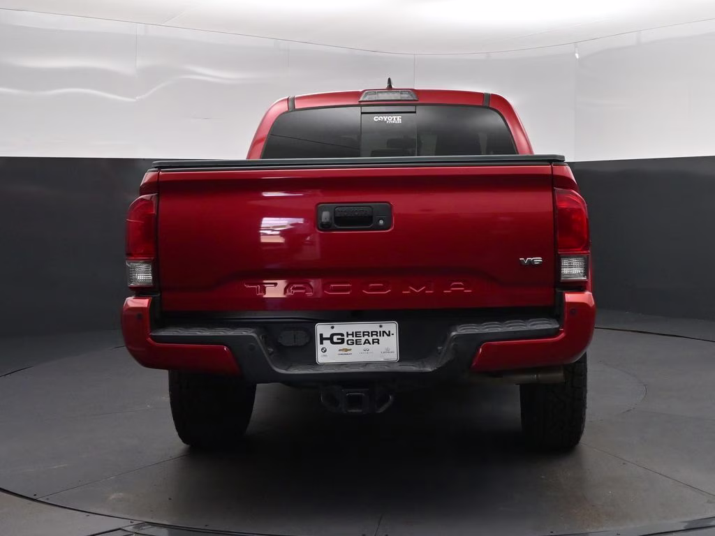 2017 Barcelona Red Metallic Toyota Tacoma TRD Sport 4X4 Truck