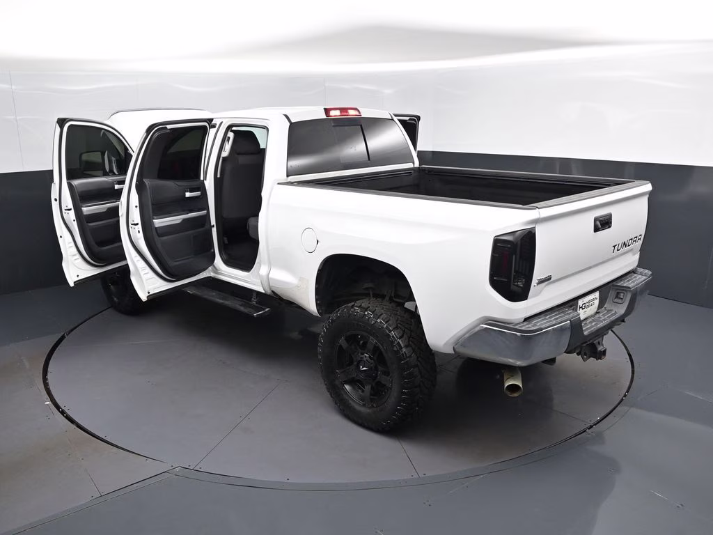 2016 Super White Toyota Tundra SR5 4X4 Truck