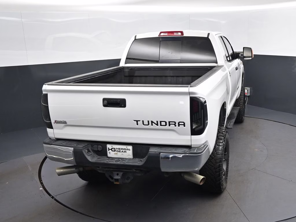 2016 Super White Toyota Tundra SR5 4X4 Truck