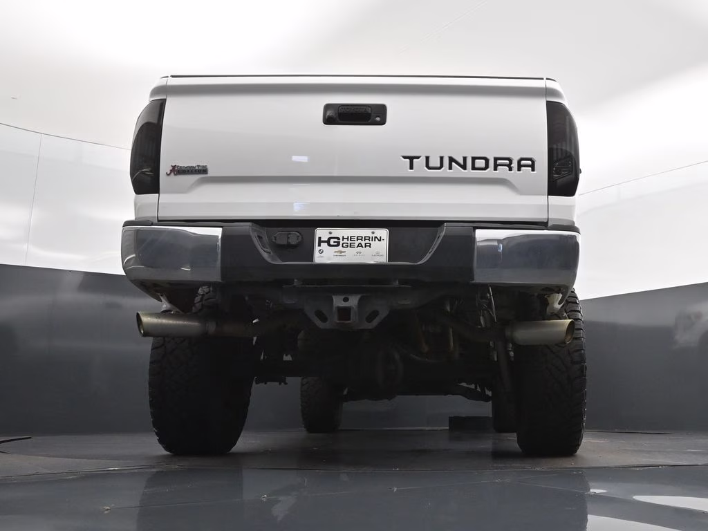 2016 Super White Toyota Tundra SR5 4X4 Truck