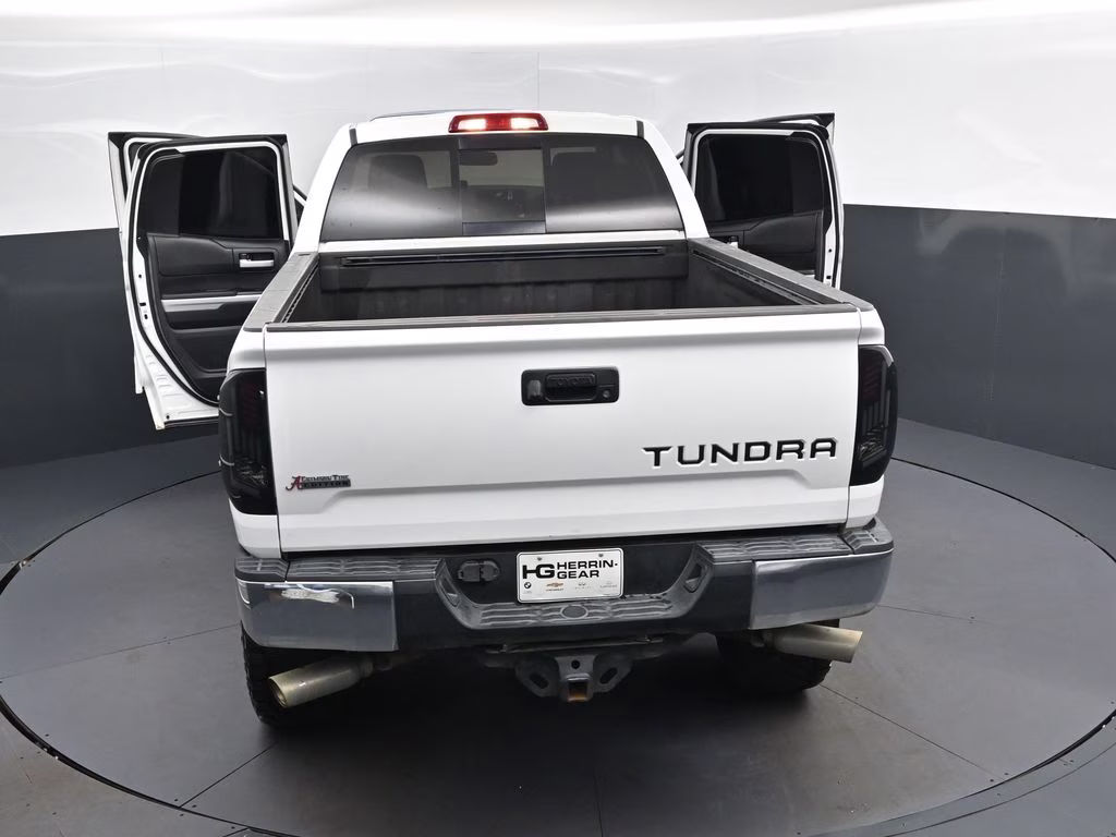 2016 Super White Toyota Tundra SR5 4X4 Truck