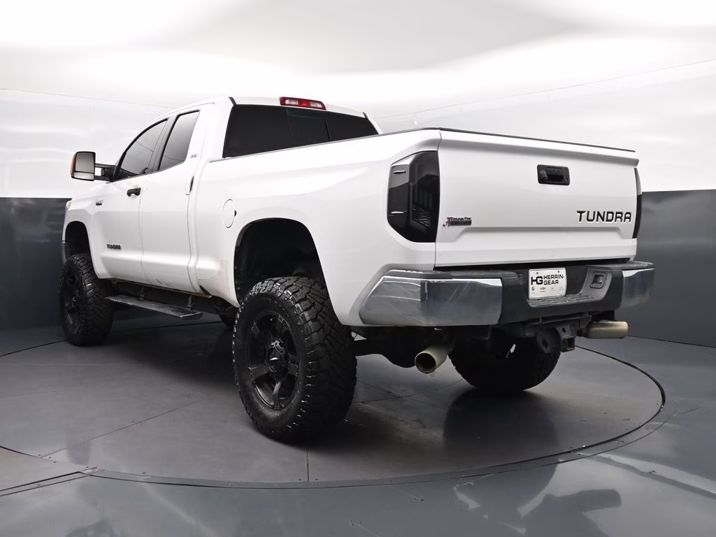 2016 Super White Toyota Tundra SR5 4X4 Truck