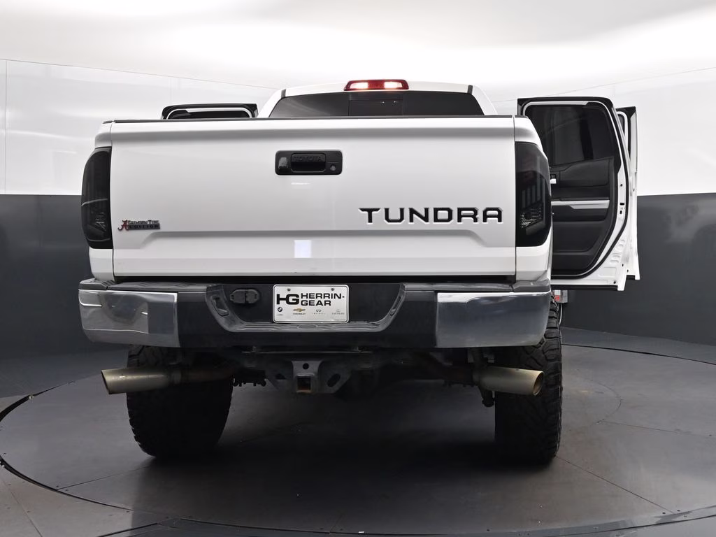 2016 Super White Toyota Tundra SR5 4X4 Truck